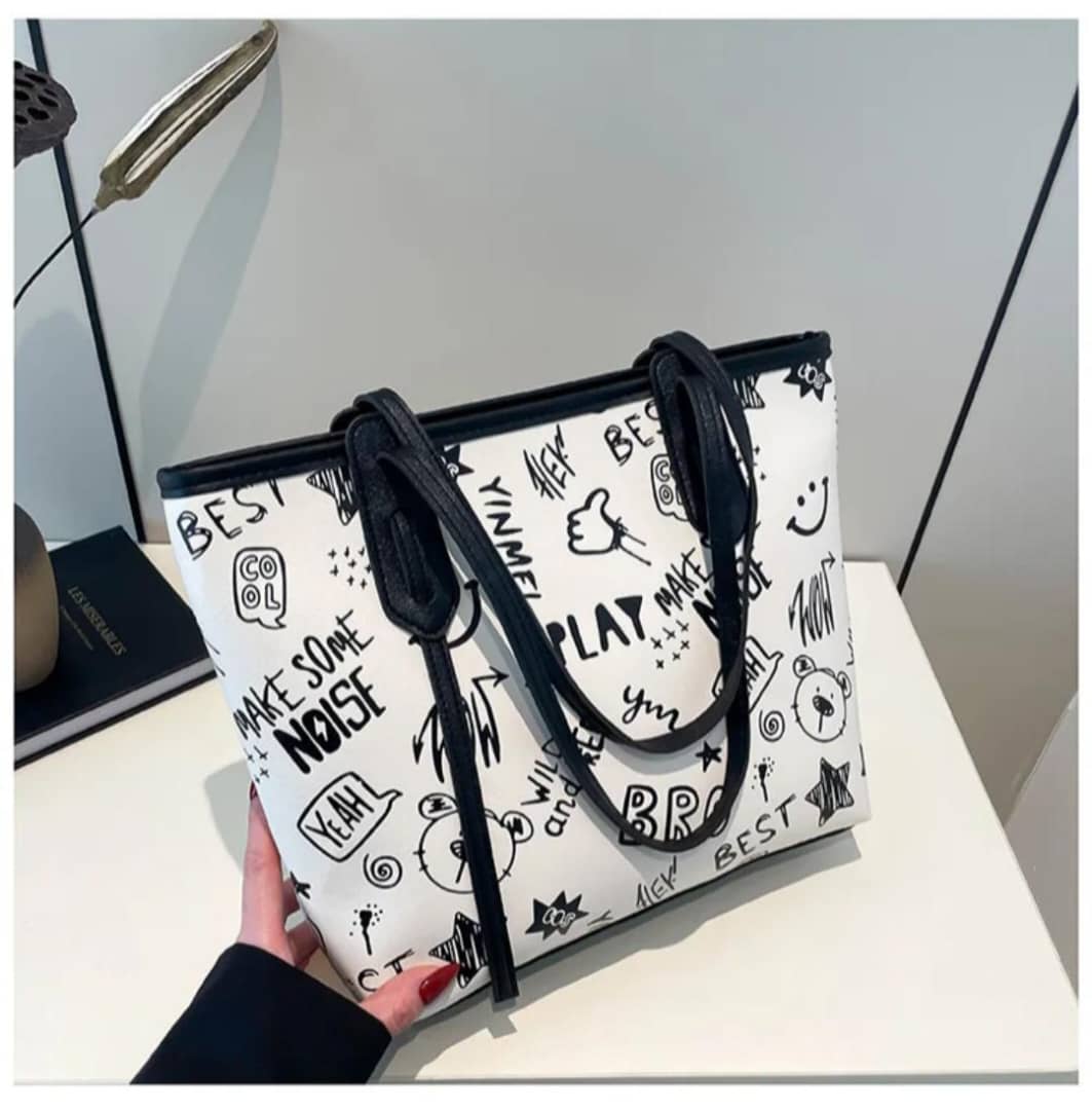 Sac à main au design graphique